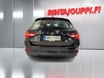 Skoda Superb 2022 Musta