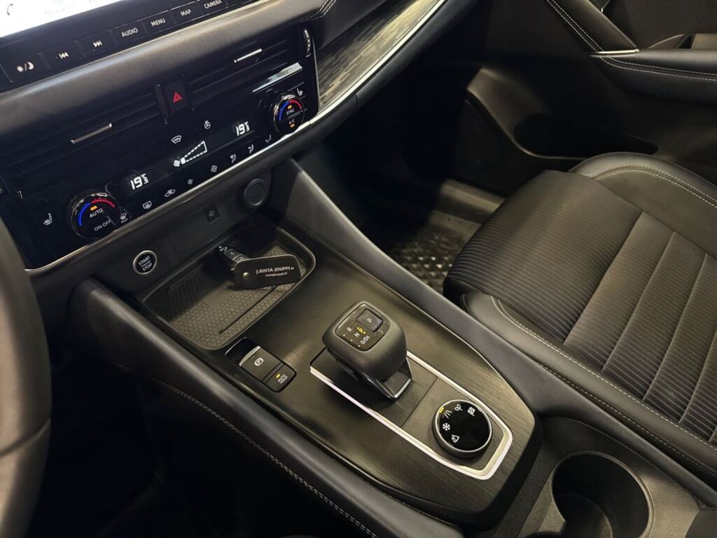 Nissan Qashqai 2022 Musta