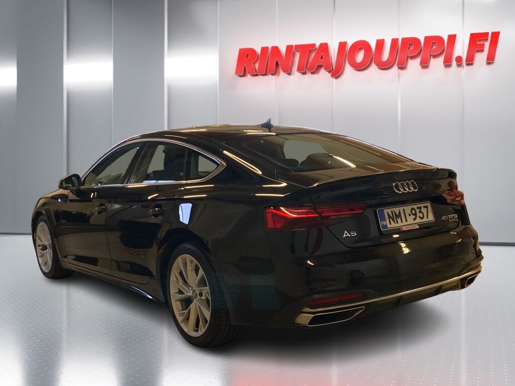 Audi A5 2022 Musta