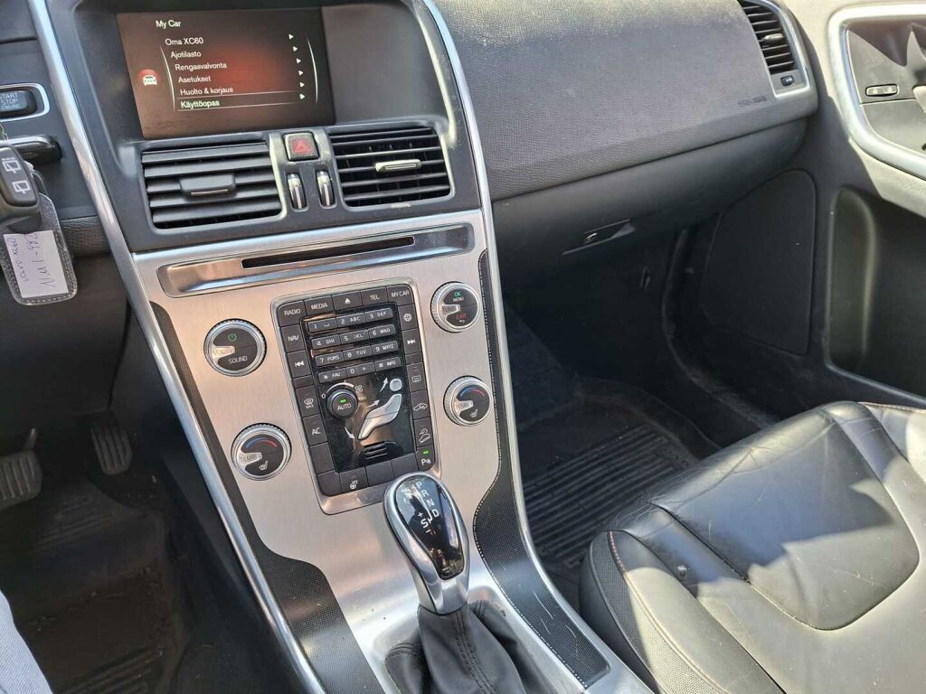 Volvo XC60 2015 Valkoinen