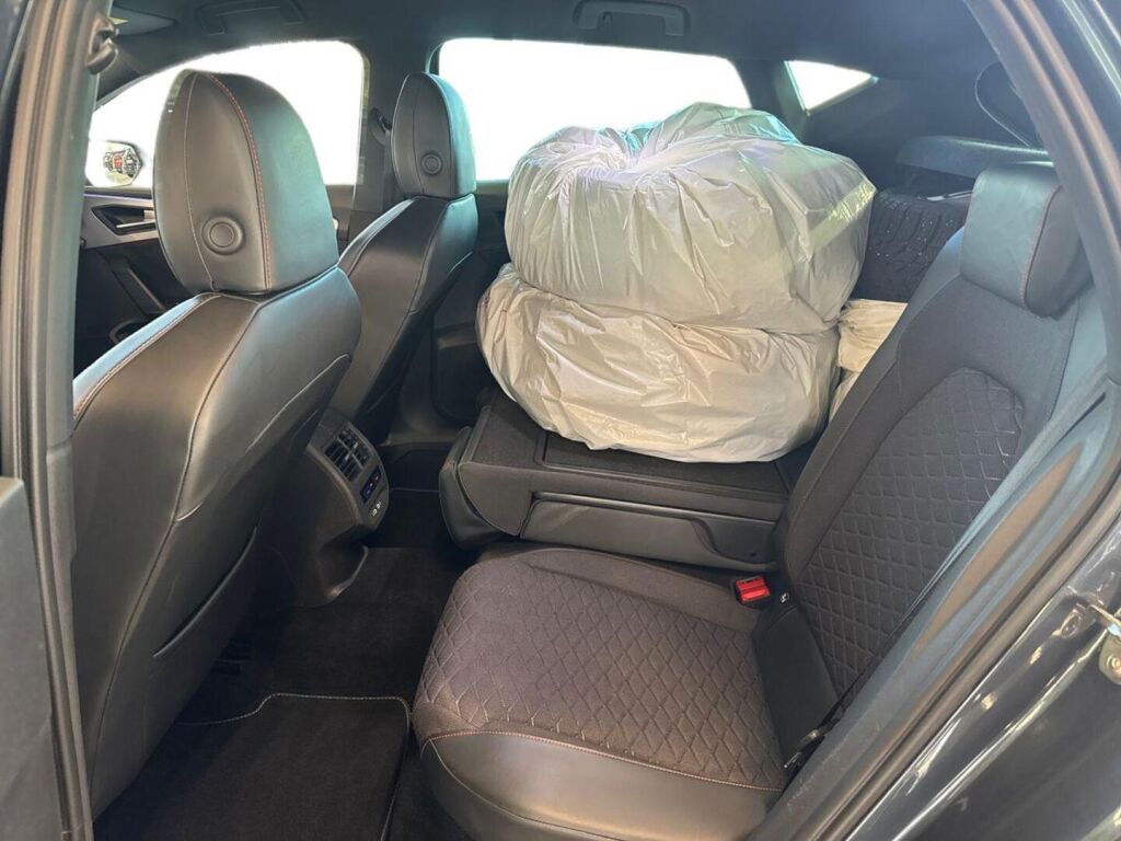 Seat Leon 2021 Metallinhohto Harmaa