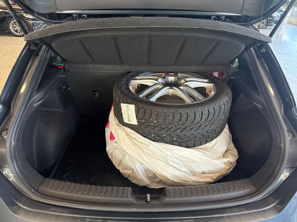 Seat Leon 2021 Metallinhohto Harmaa