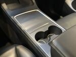 Tesla Model Y 2021 Musta