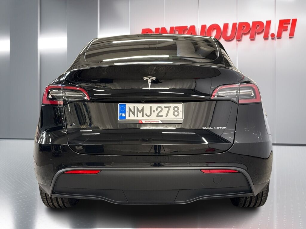 Tesla Model Y 2021 Musta