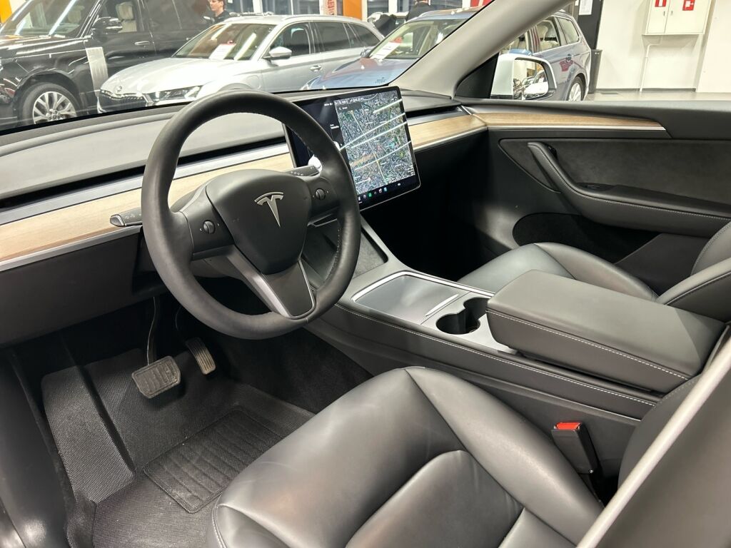 Tesla Model Y 2021 Valkoinen