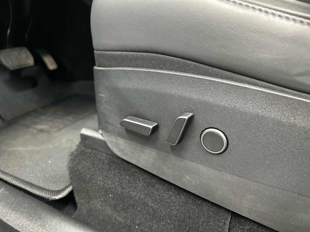 Tesla Model Y 2021 Valkoinen