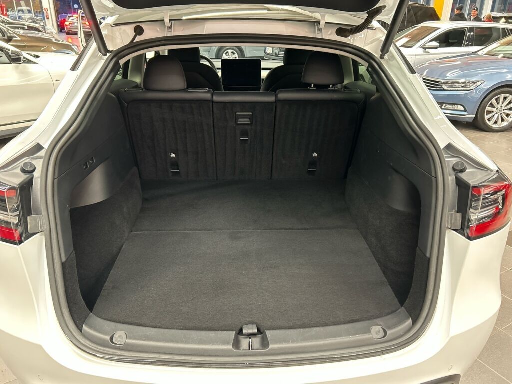 Tesla Model Y 2021 Valkoinen
