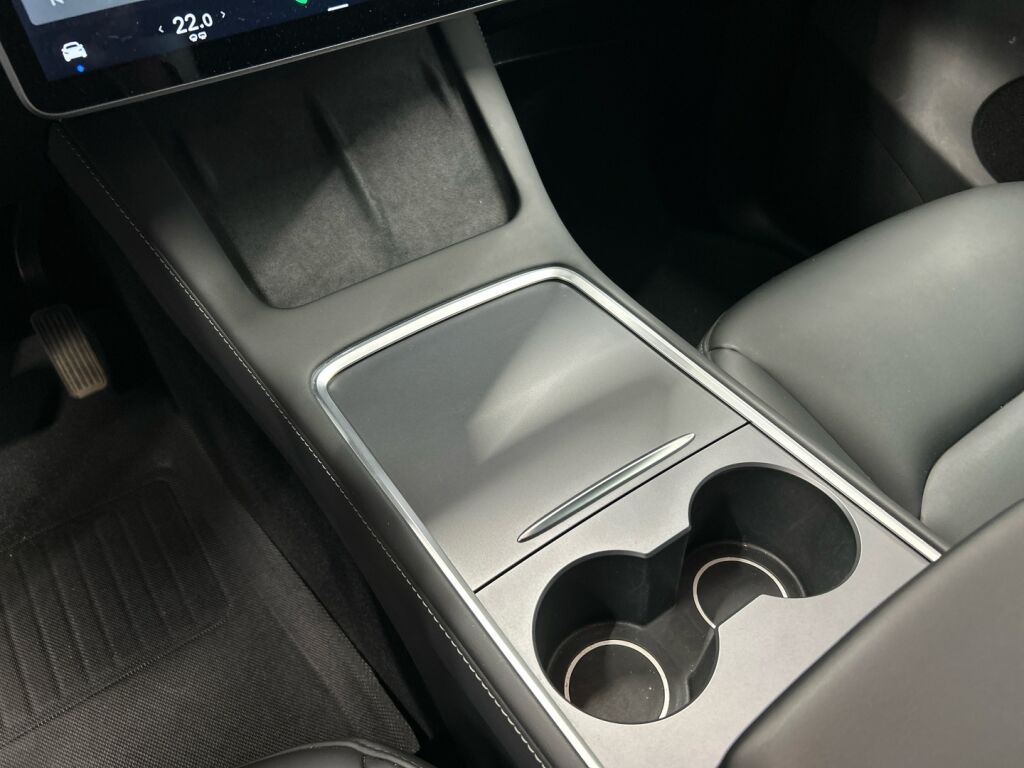 Tesla Model Y 2021 Valkoinen