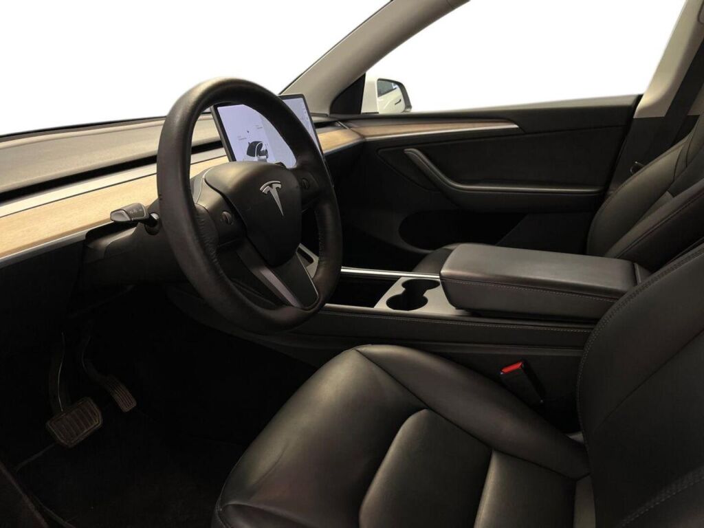 Tesla Model Y 2021 Valkoinen