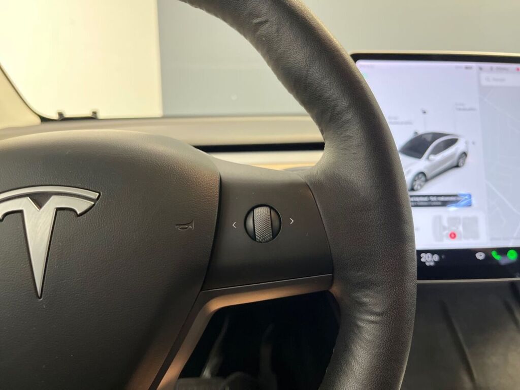 Tesla Model Y 2021 Valkoinen