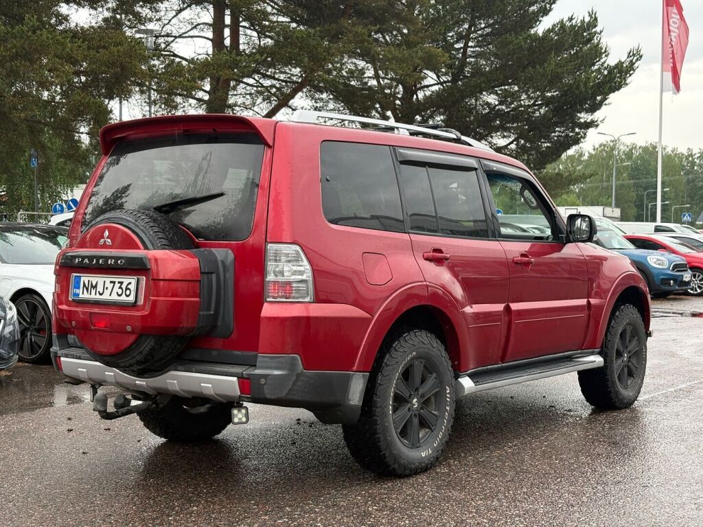 Mitsubishi Pajero 2010 Punainen