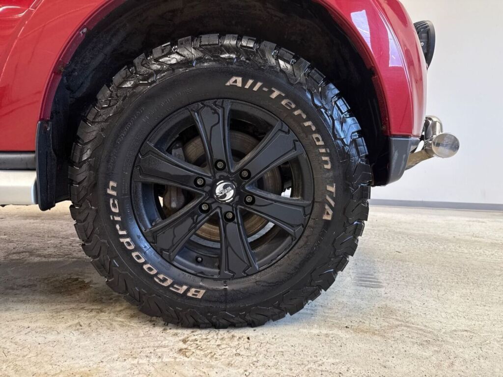 Mitsubishi Pajero 2010 Punainen