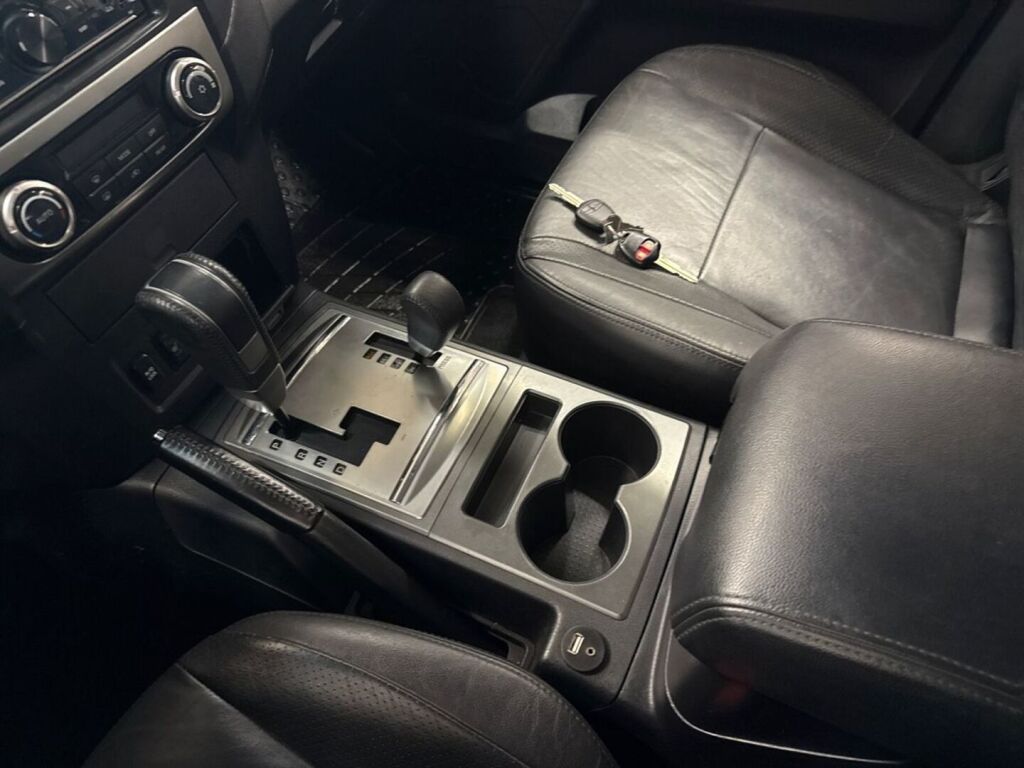 Mitsubishi Pajero 2010 Punainen