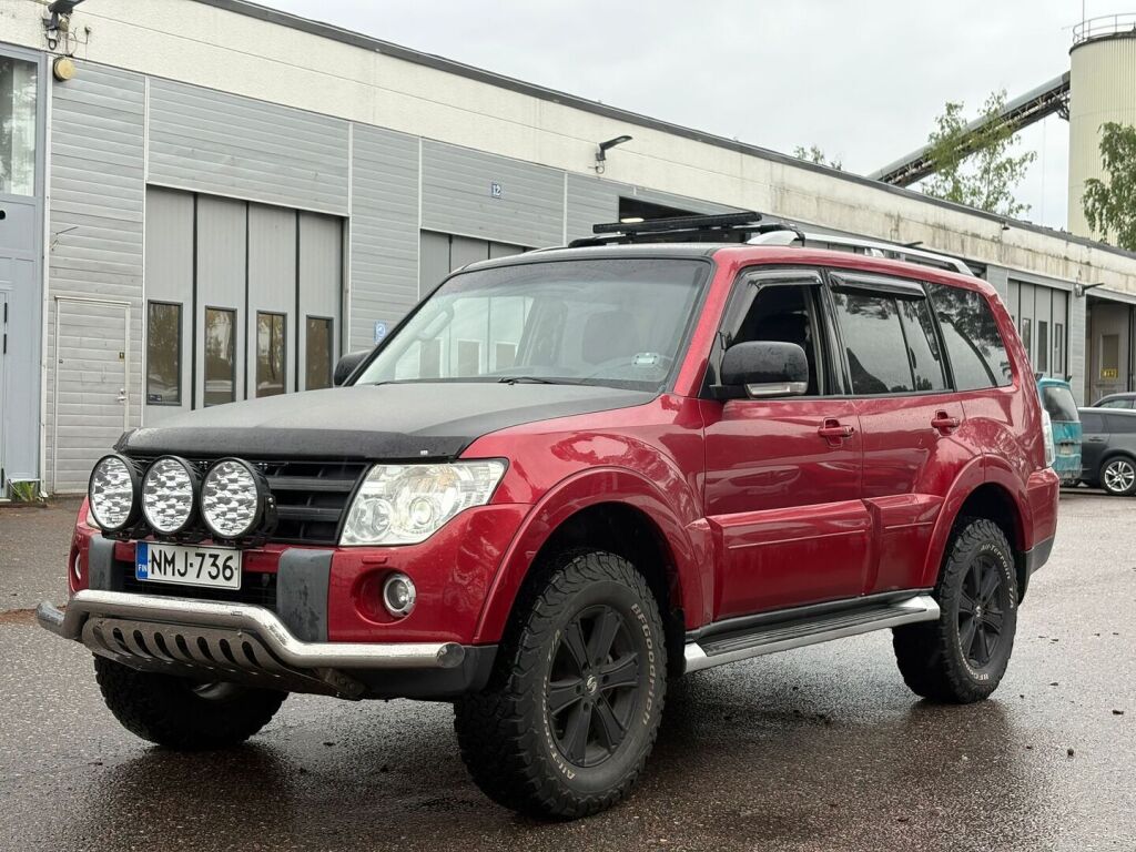 Mitsubishi Pajero 2010 Punainen