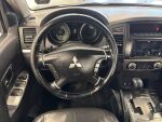 Mitsubishi Pajero 2010 Punainen