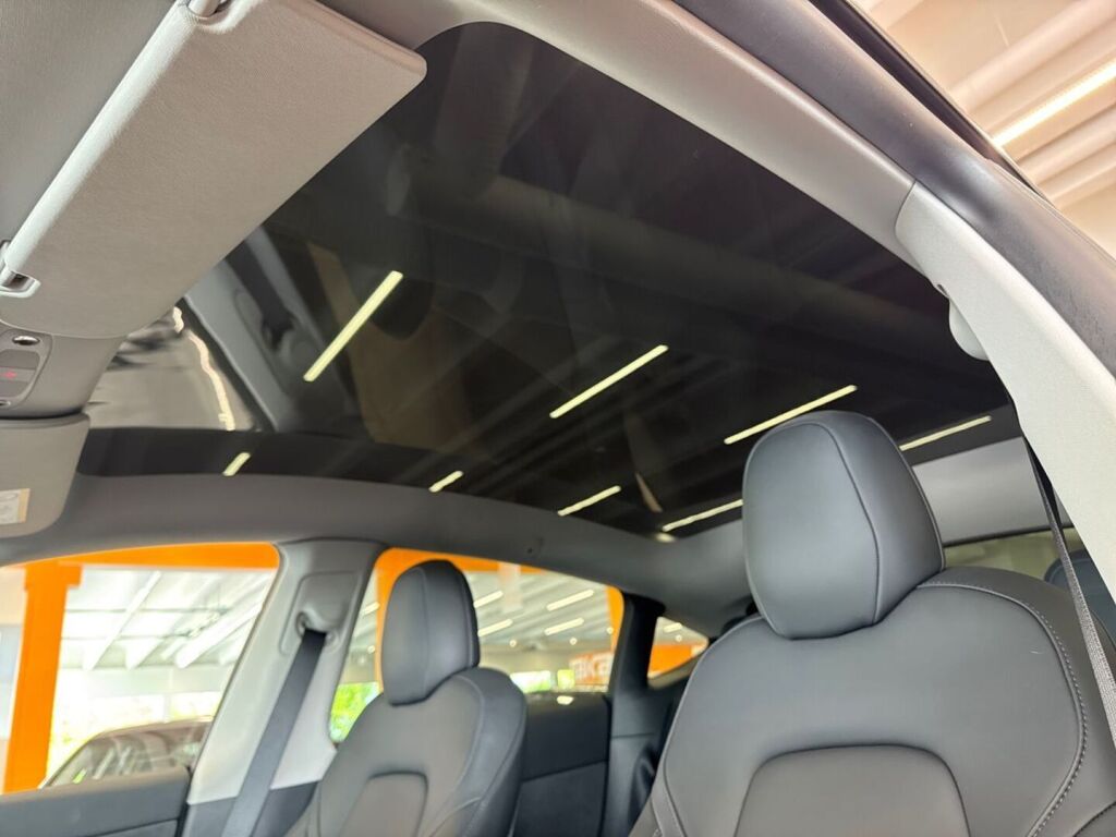 Tesla Model Y 2021 Valkoinen
