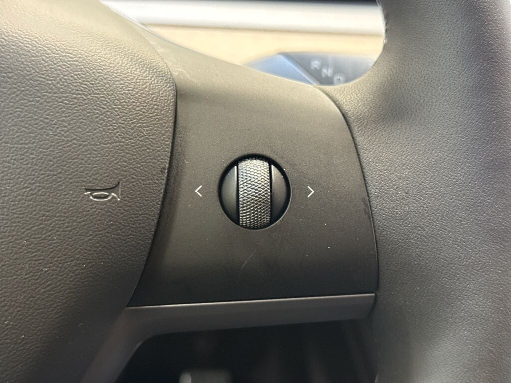 Tesla Model Y 2021 Harmaa
