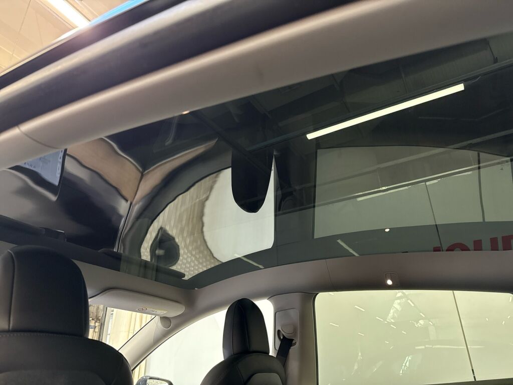 Tesla Model Y 2021 Harmaa