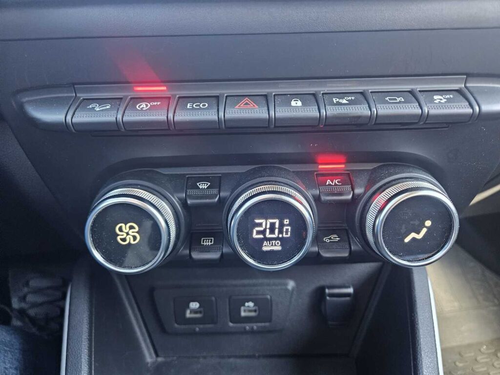 Dacia Duster 2021 Sininen