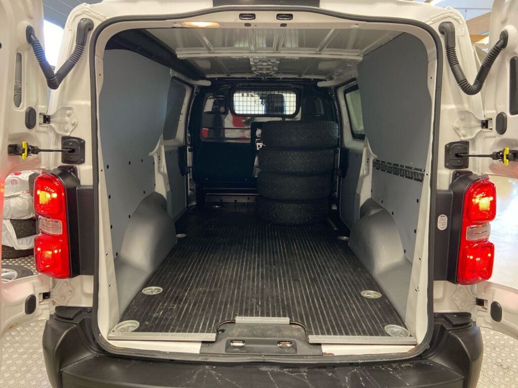 Toyota Proace 2022 Valkoinen
