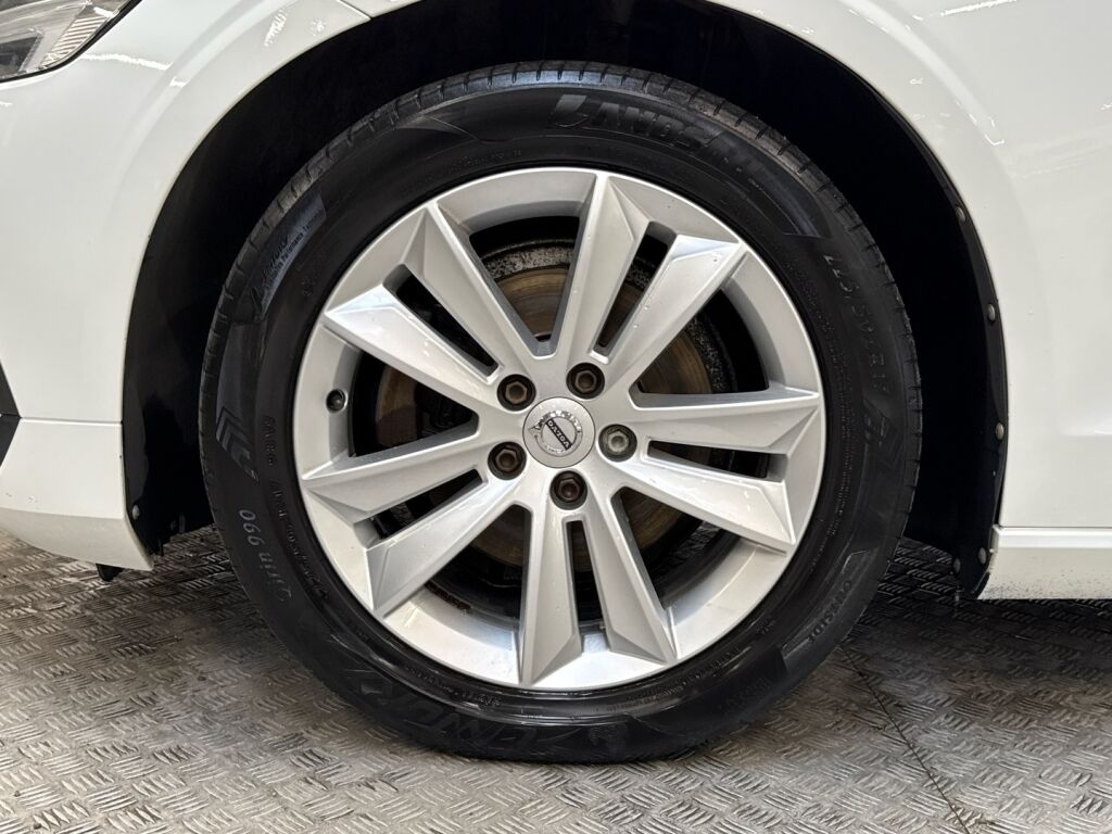 Volvo V60 2018 Valkoinen