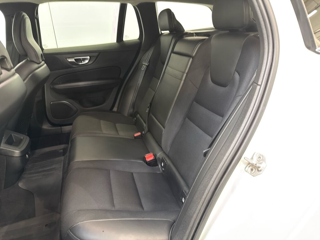 Volvo V60 2018 Valkoinen