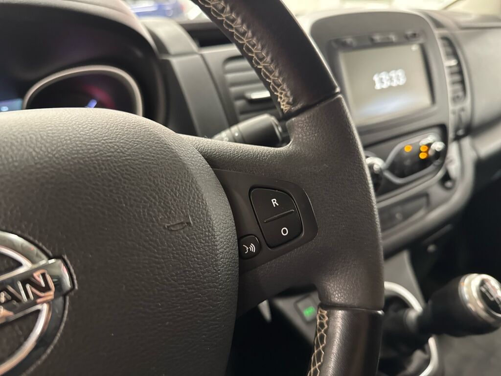 Nissan NV300 2021 Hopea