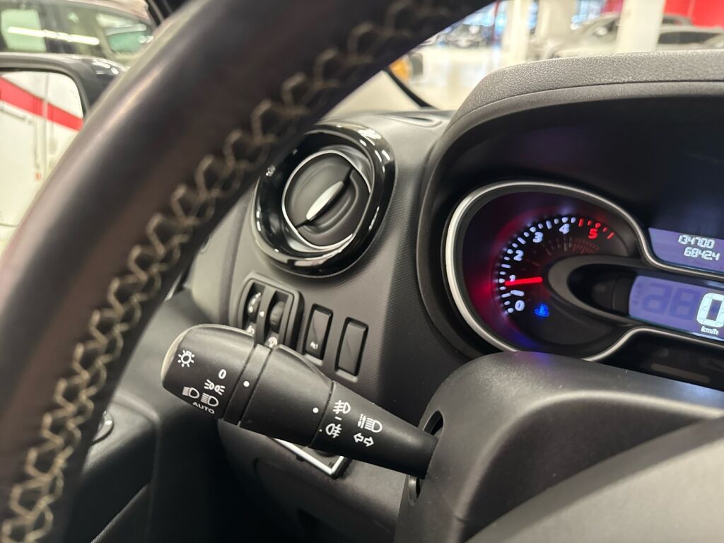 Nissan NV300 2021 Hopea