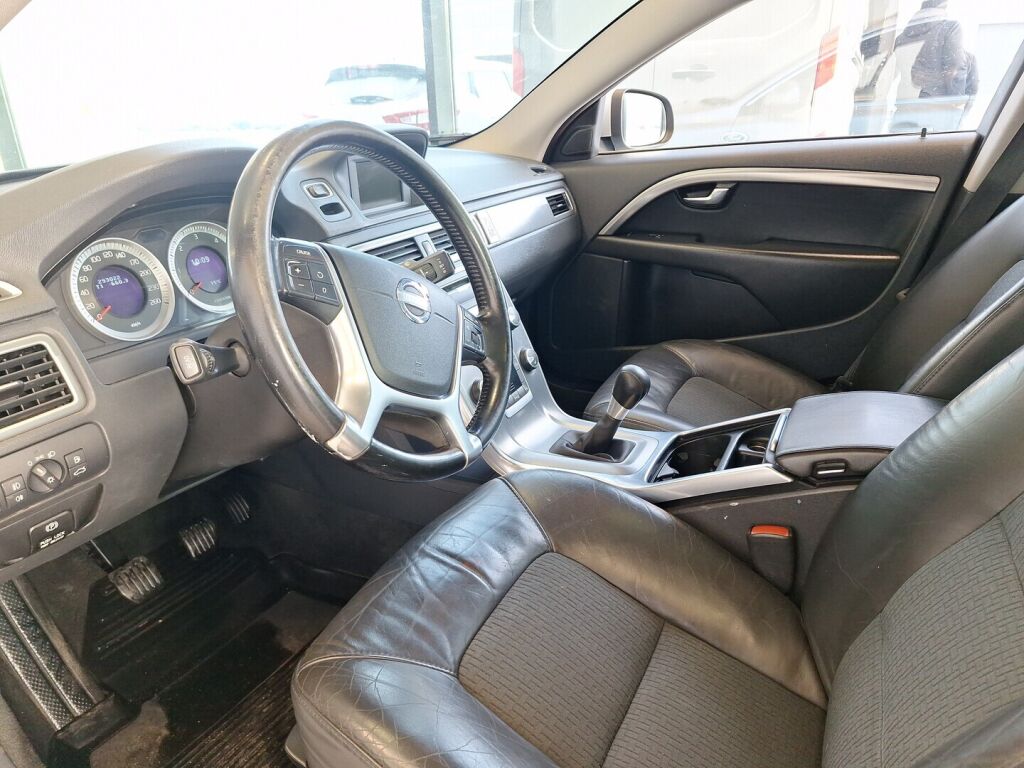 Volvo V70 2012 Hopea