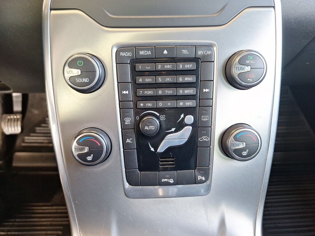 Volvo V70 2012 Hopea