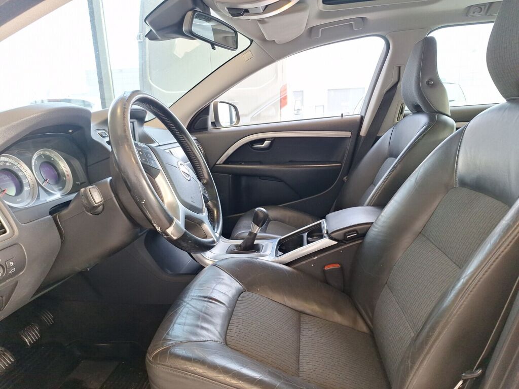 Volvo V70 2012 Hopea