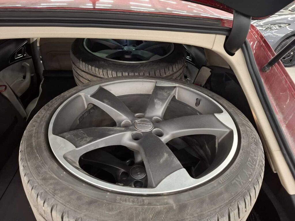 Audi A6 allroad quattro 2015 Punainen