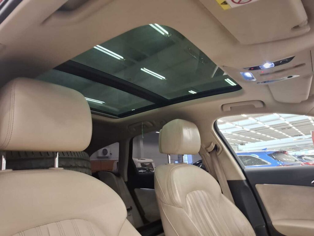 Audi A6 allroad quattro 2015 Punainen