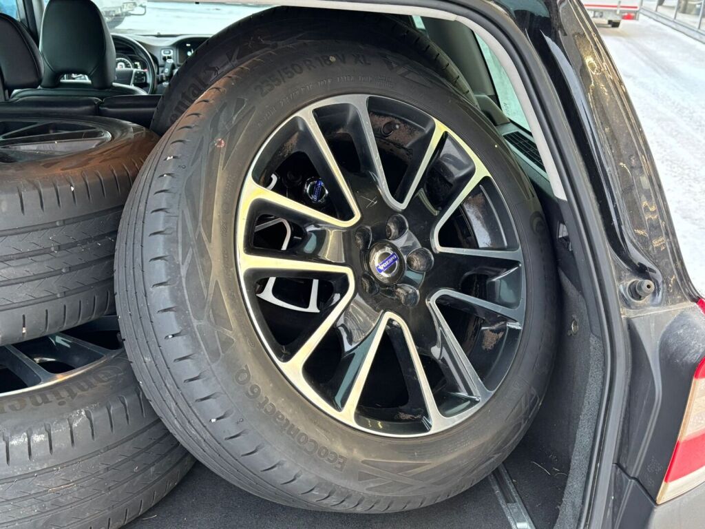 Volvo XC70 2015 Musta