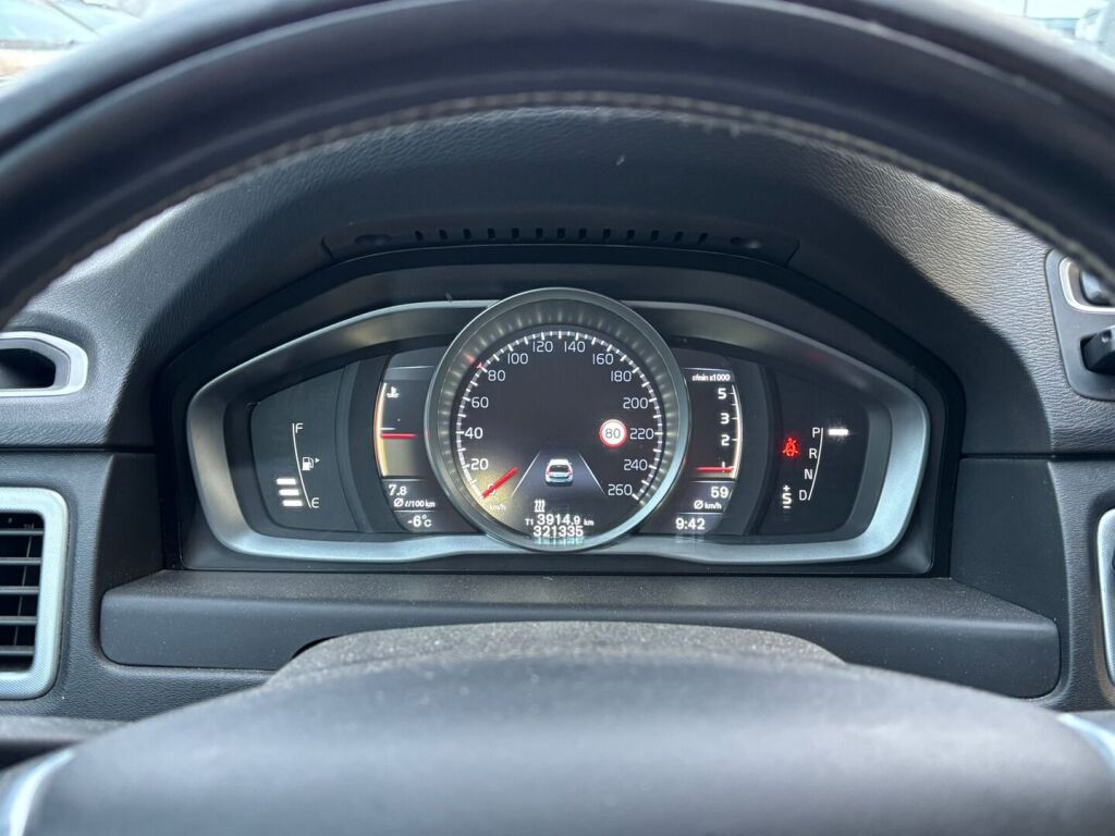 Volvo XC70 2015 Musta