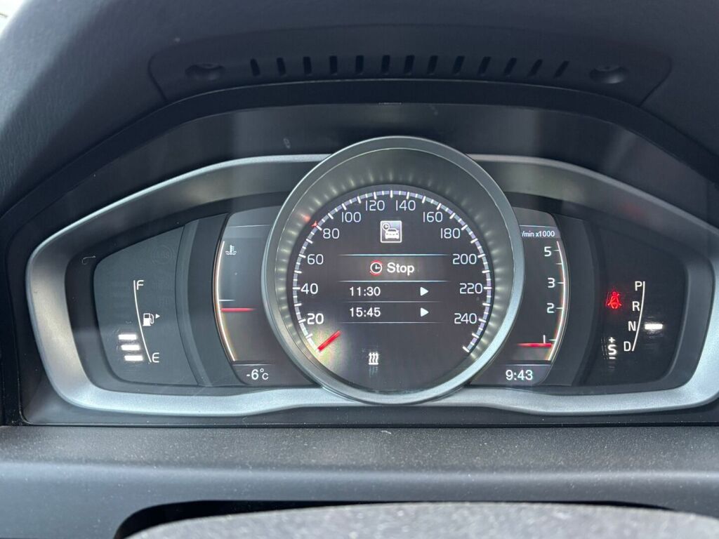 Volvo XC70 2015 Musta