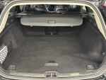 Volvo V60 2022 Musta