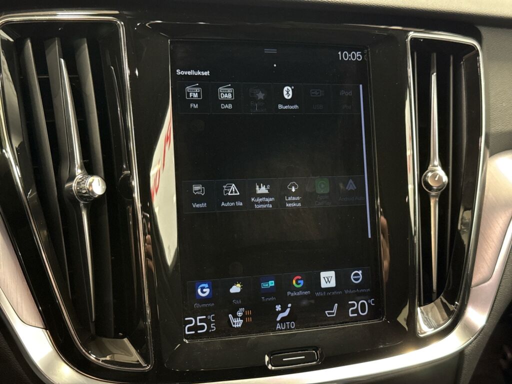 Volvo V60 2022 Musta