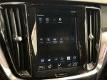 Volvo V60 2022 Musta