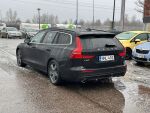 Volvo V60 2022 Musta