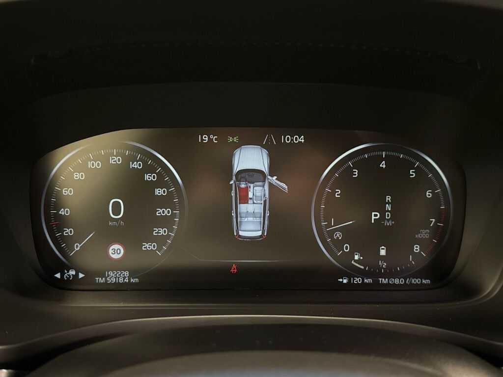 Volvo V60 2022 Musta