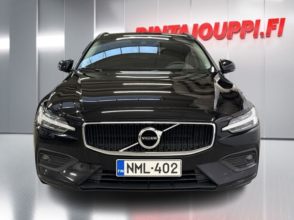 Volvo V60 2022 Musta