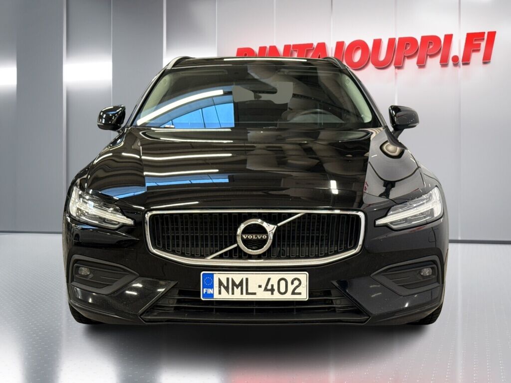 Volvo V60 2022 Musta