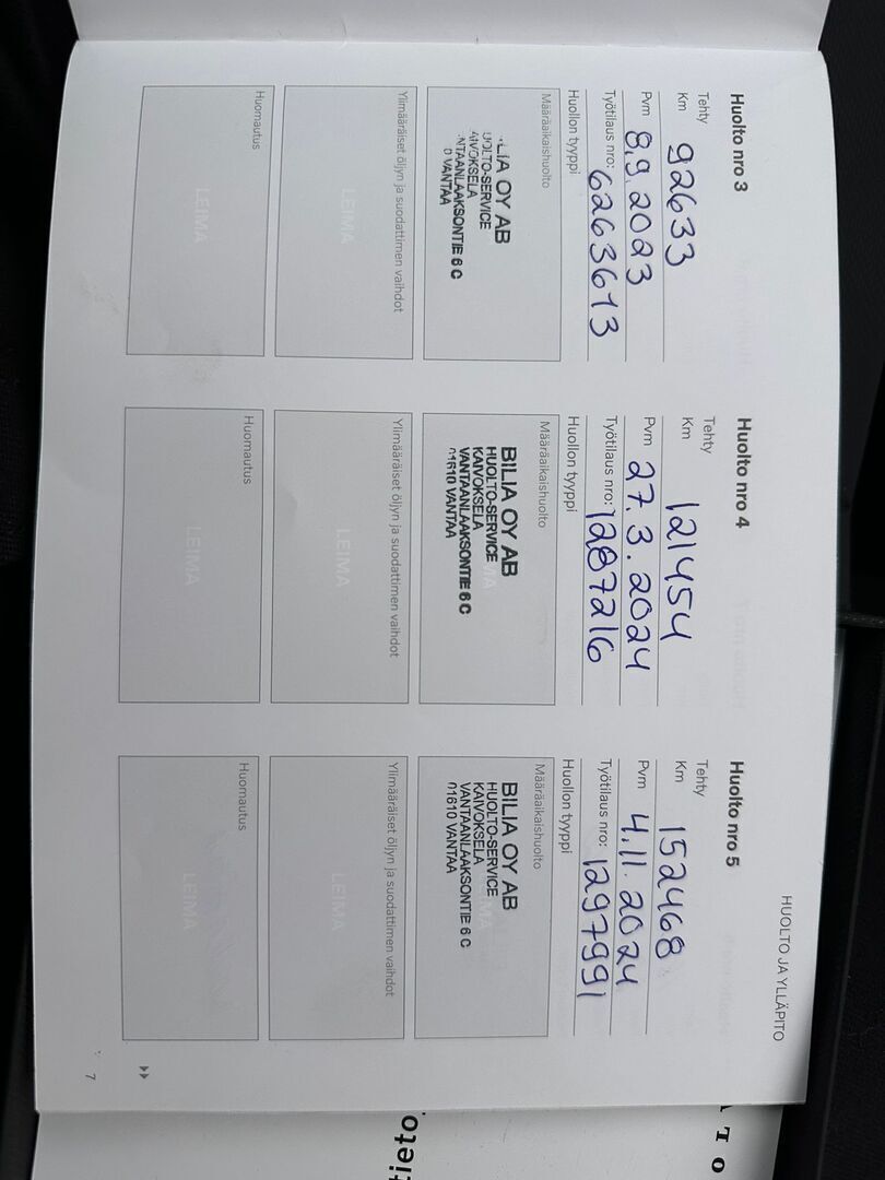 Volvo V60 2022 Musta