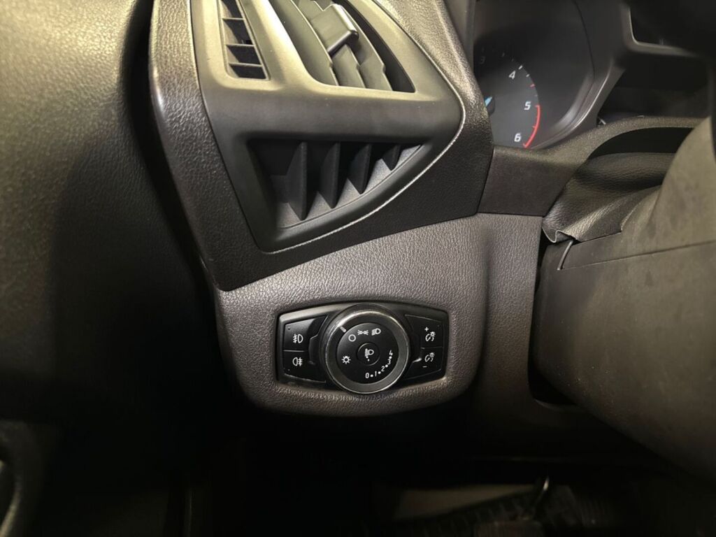 Ford Transit Connect 2016 Valkoinen