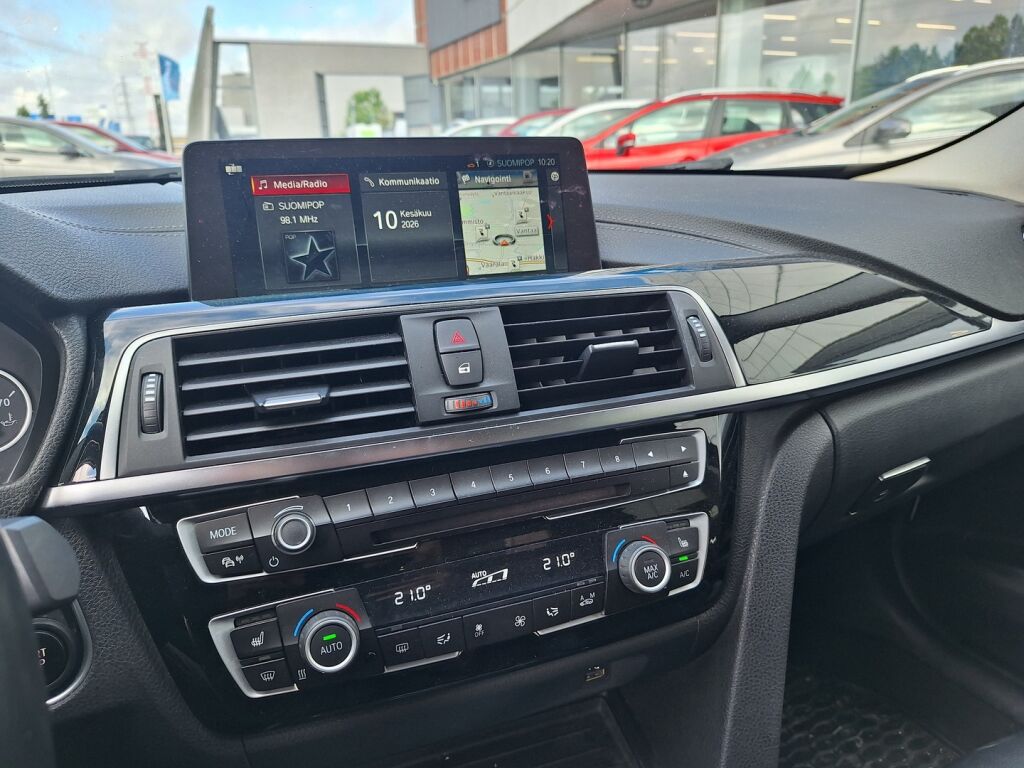 BMW 330 2018 Valkoinen