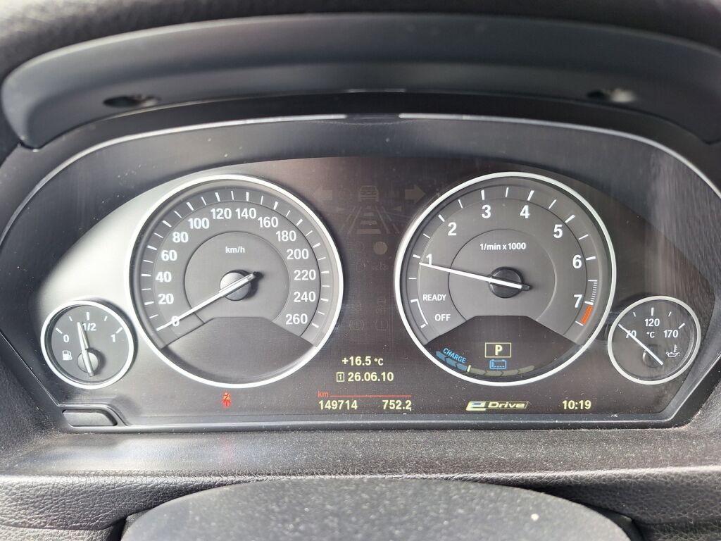 BMW 330 2018 Valkoinen