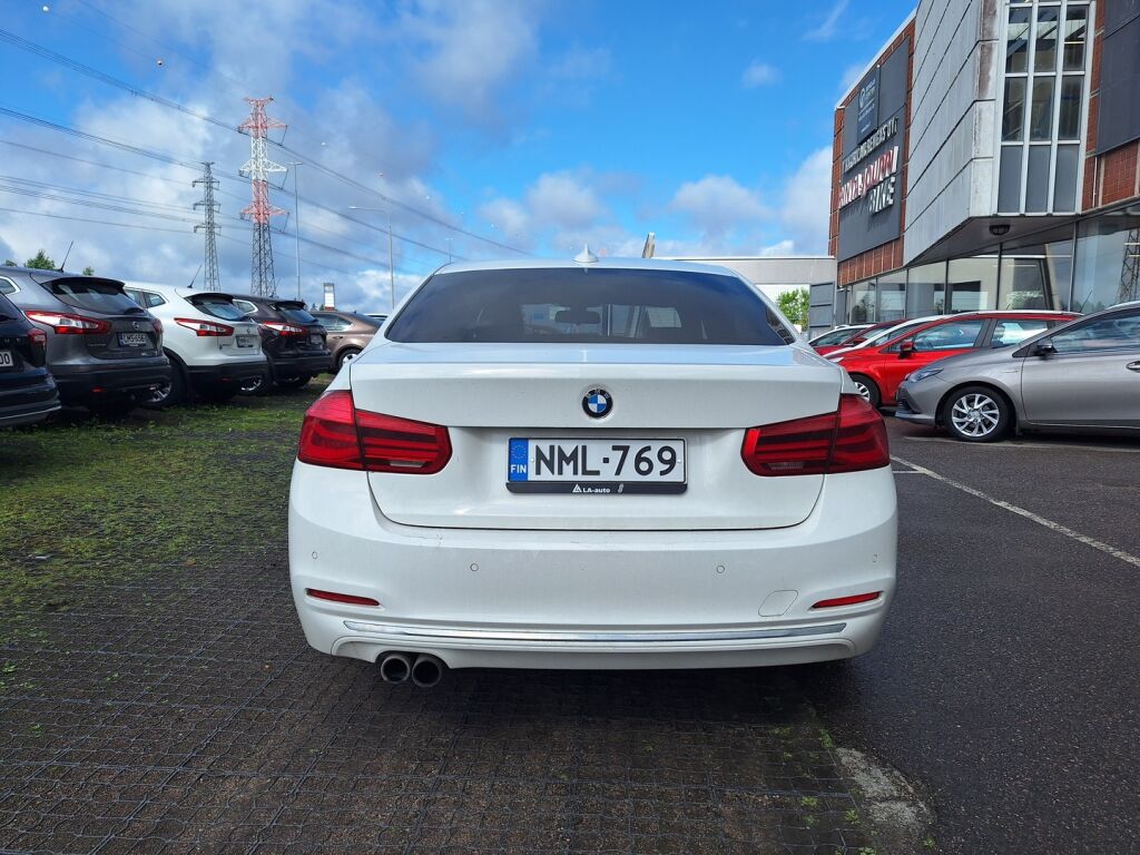 BMW 330 2018 Valkoinen