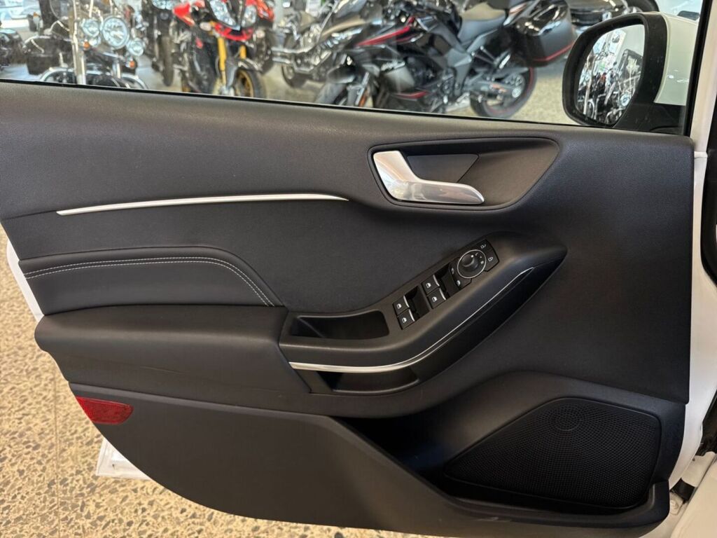Ford Fiesta 2022 Valkoinen