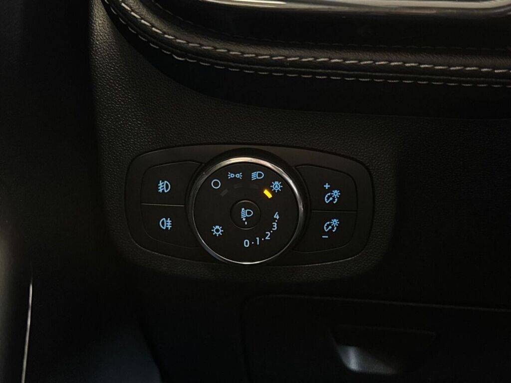 Ford Fiesta 2022 Valkoinen